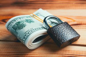 asesor financiero que roba dinero
